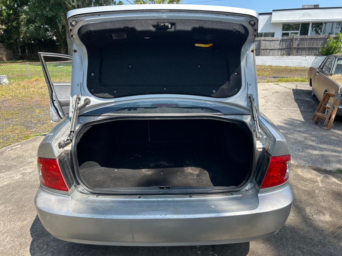 2004 Kia Optima (KNAGD126945) , located at 1758 Cassat Ave., Jacksonville, FL, 32210, (904) 384-2799, 30.286720, -81.730652 - $3500.00----------2004 KIA OPTIMA LX 129,627 MILES EXTRA CLEAN ICE-COLD AIR CONDITIONING 4-DOOR SUNROOF ALLOYS SPOILER RUNS GREAT ASK ABOUT 50/50 BHPH FINANCING FOR THIS VEHICLE CALL US NOW @ 904-384-2799 - Photo#17